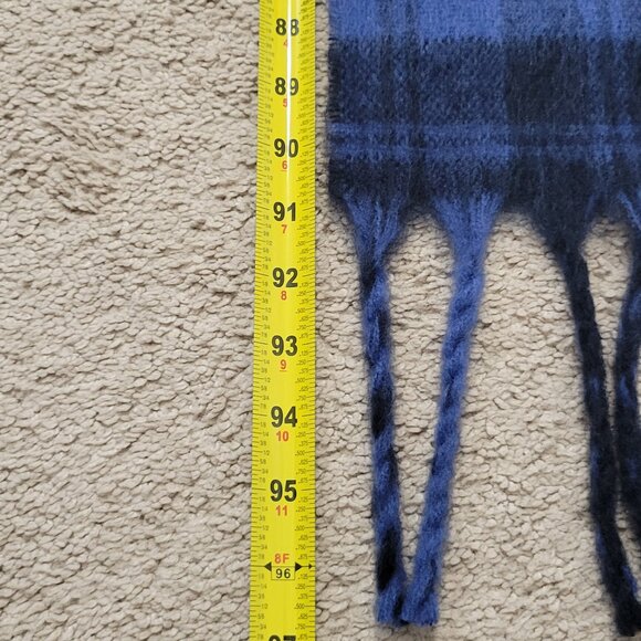 NWT Gap Oversized Fringe Scarf Mens Womens Blue Black Plaid Rectangle Winter - Picture 4 of 8